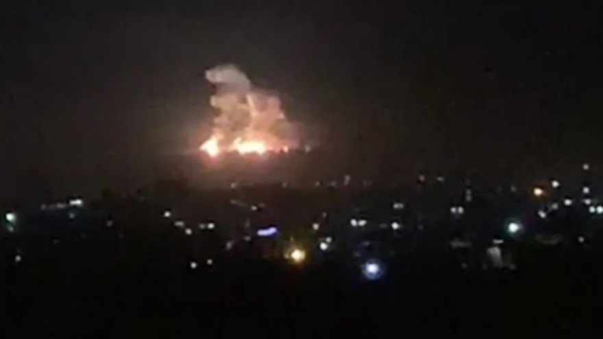 Israel tấn công Syria, 23 người thiệt mạng